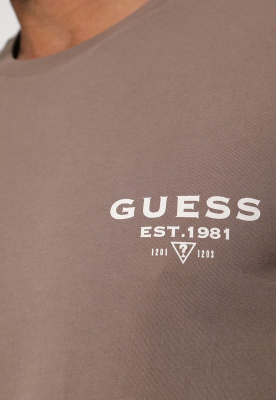 Camiseta Est 1981 Guess Marrom - Imagem 18
