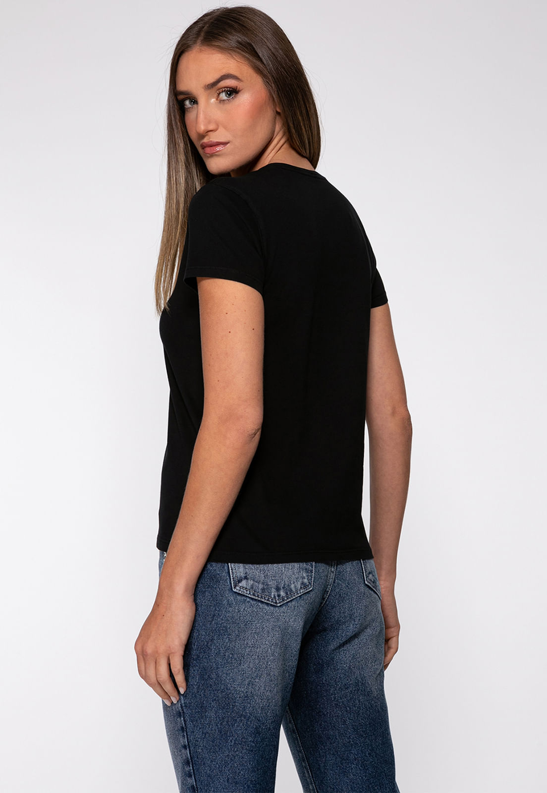 T-shirt Guess Triangs Hot Fix Preto - Imagem 14