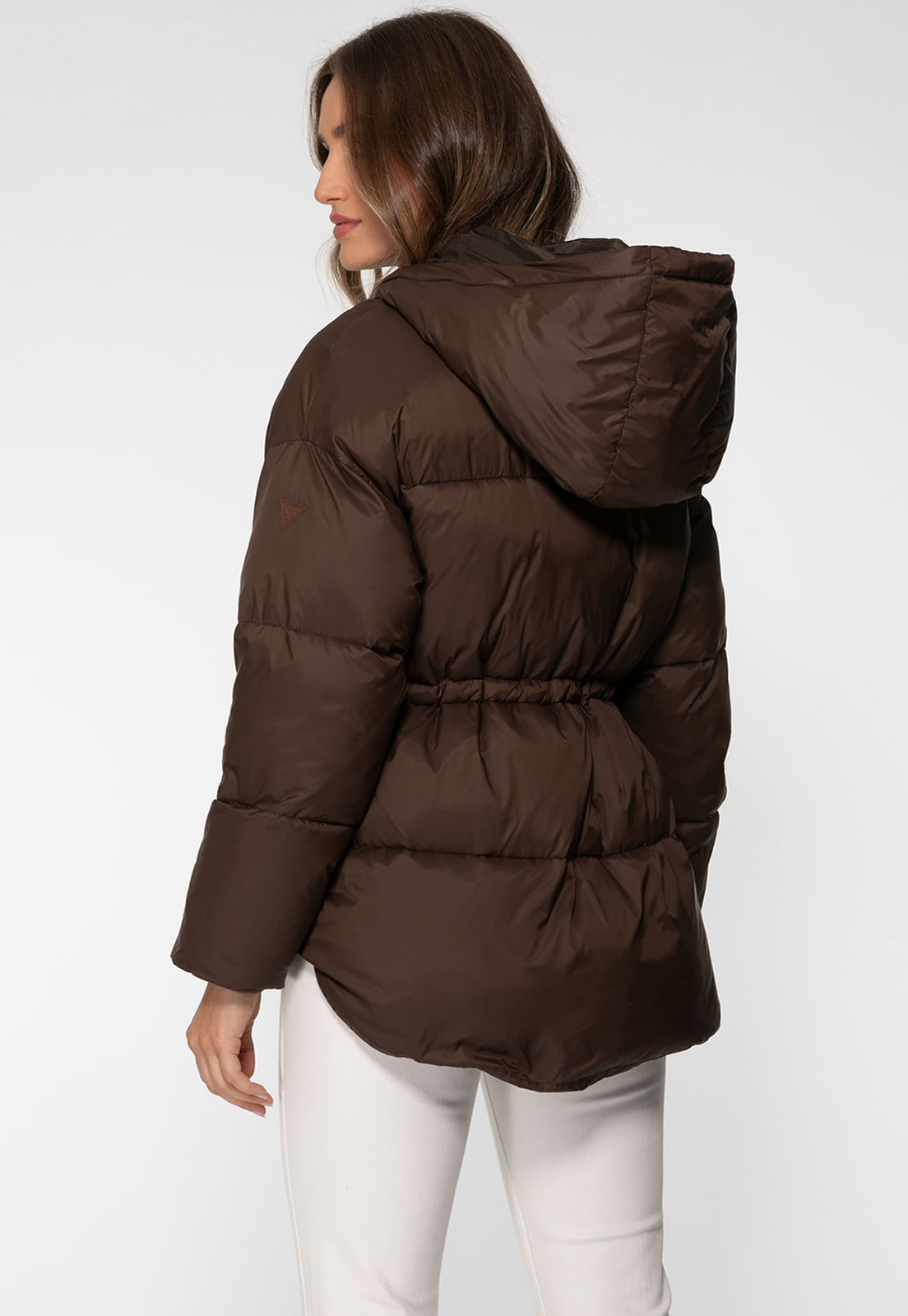 Jaqueta Guess Puffer Acinturada Marrom - Imagem 13