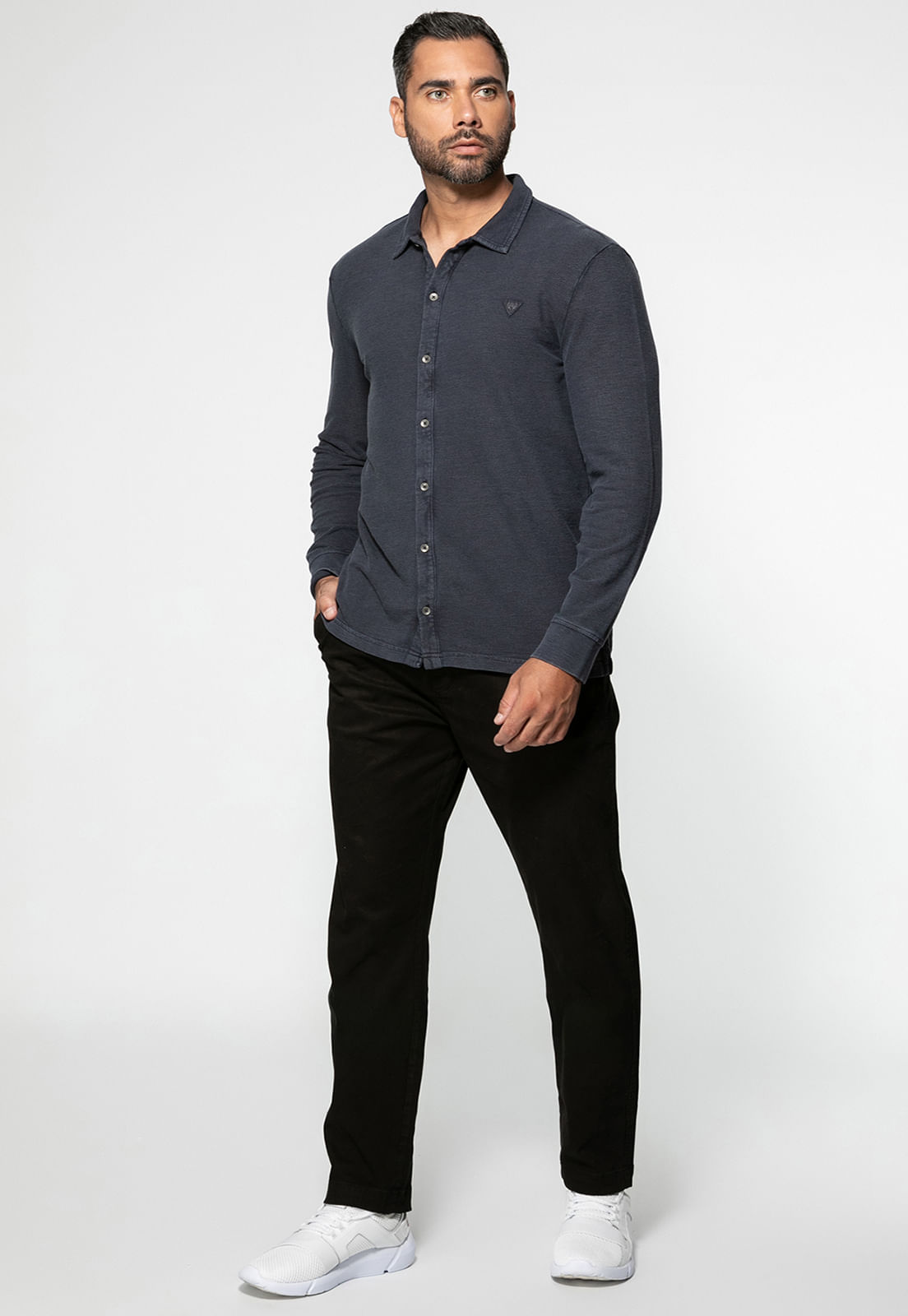 Camisa Malha Guess Tinturada Etiq Azul Escuro - Imagem 14