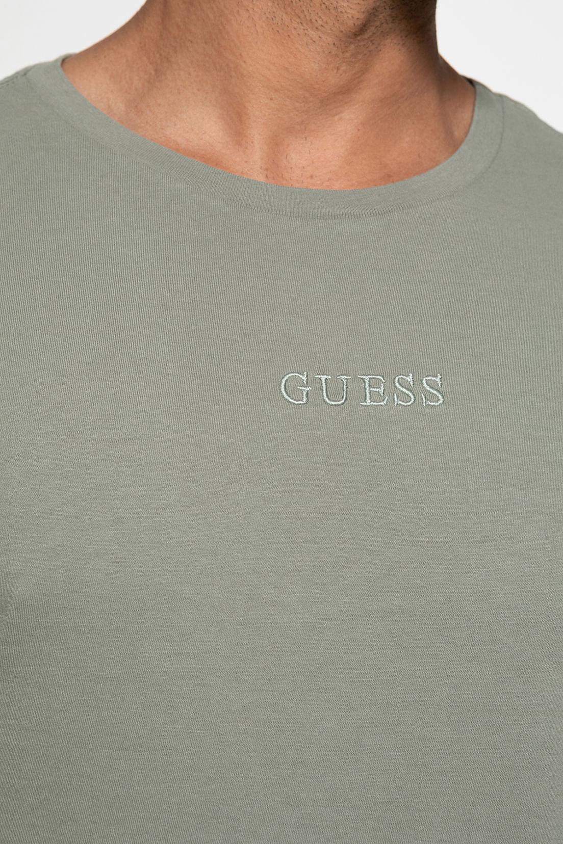 Camiseta Guess Bordado Centro Verde - Imagem 13