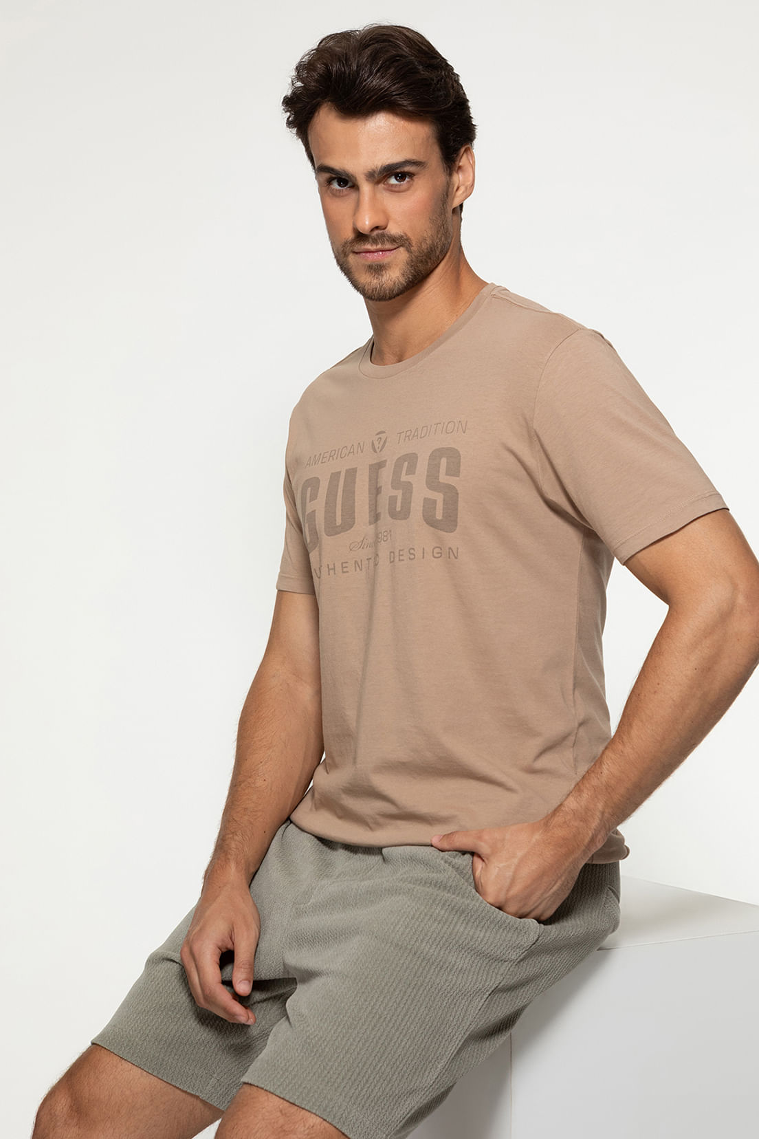 Camiseta Guess American Tradition Bege - Imagem 15