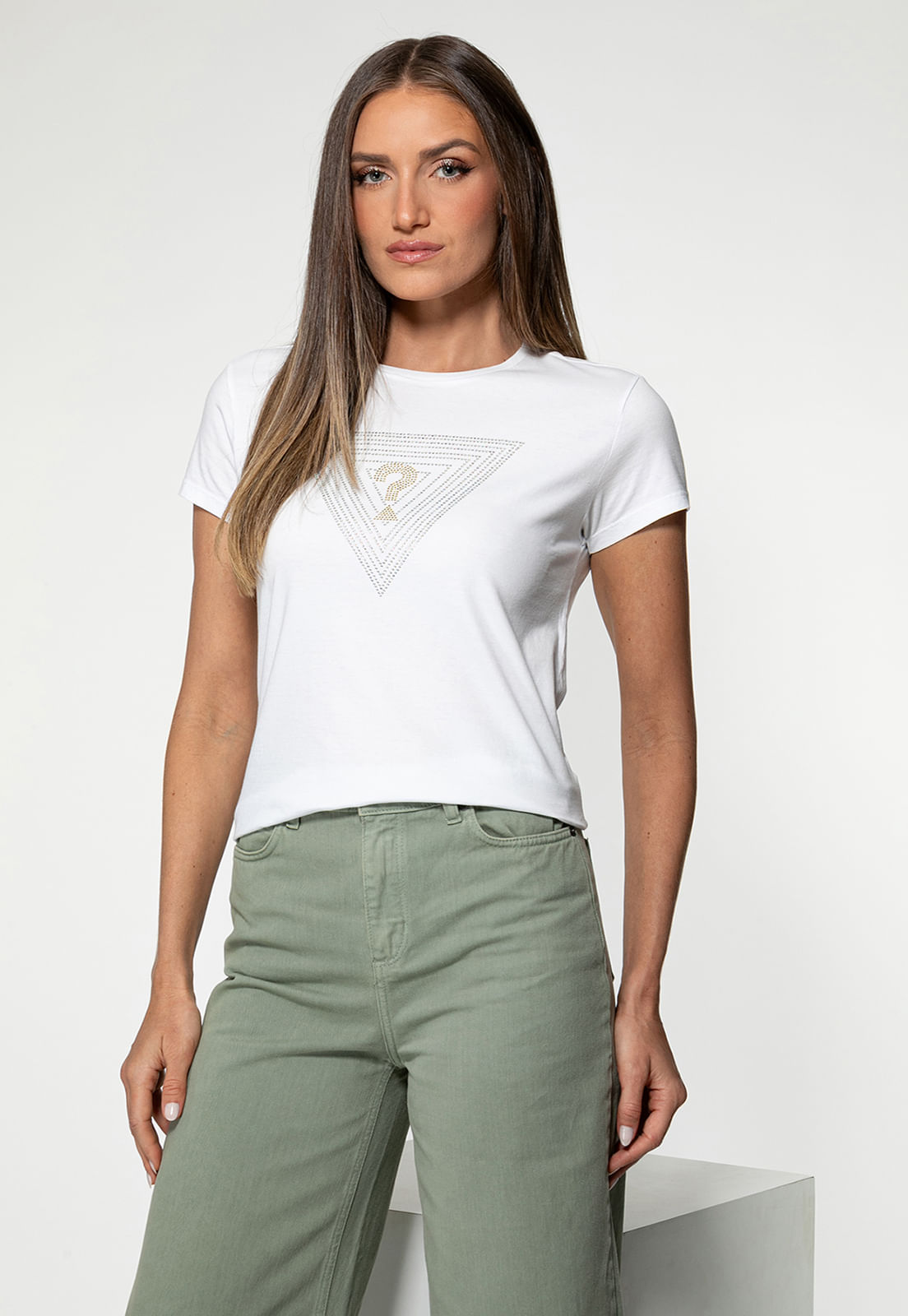 T-shirt Guess Triangs Hot Fix Branco - Imagem 15