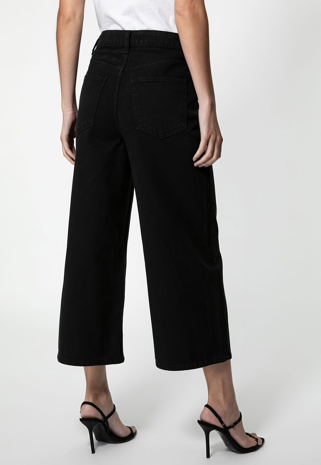Calça Sarja Wide Leg Cropped Preto - Imagem 34