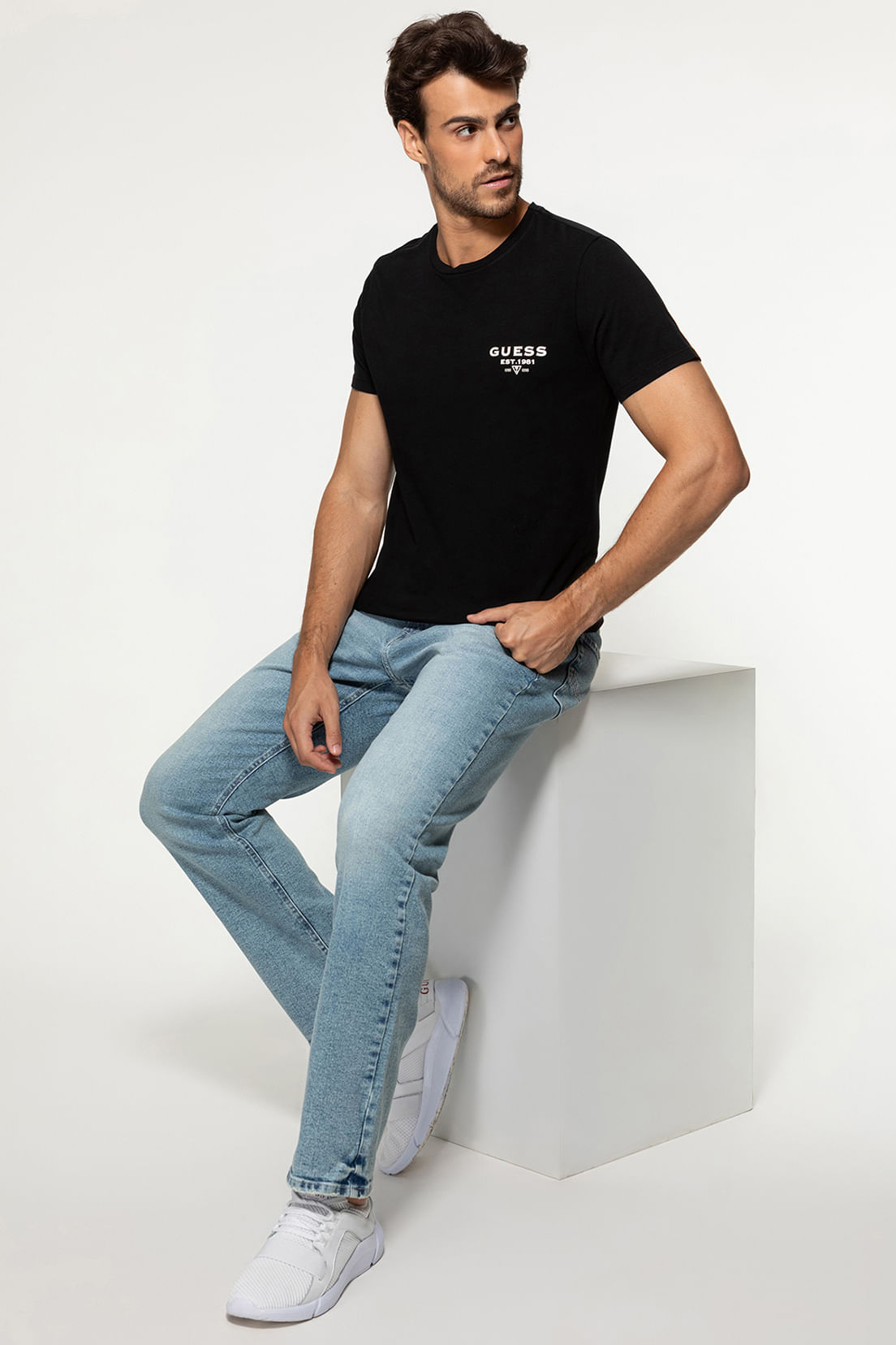 Calça Jeans Regular Straight Azul Claro - Imagem 15