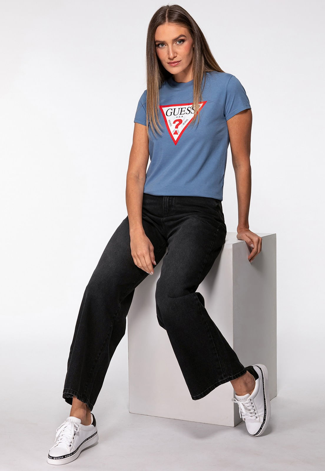 Camiseta Guess Triang Trad Desgastado Azul - Imagem 43