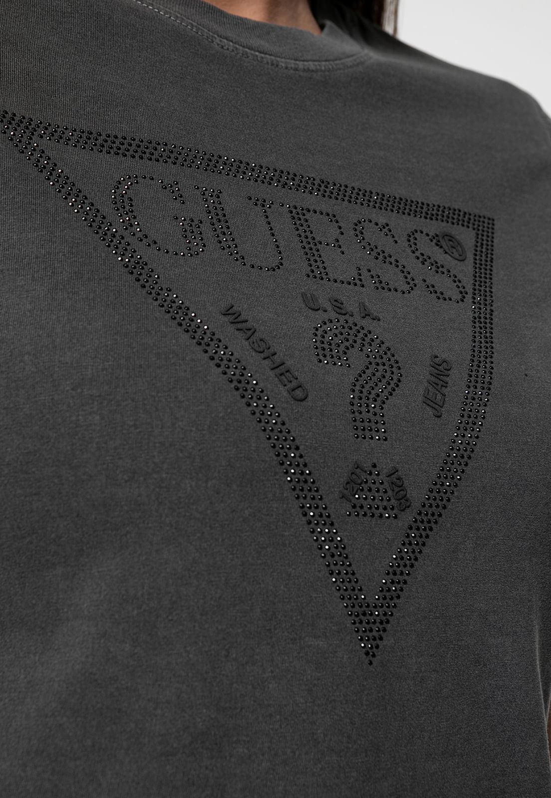 T-shirt Guess Triangulo Hot Fix Cristal Preto - Imagem 18