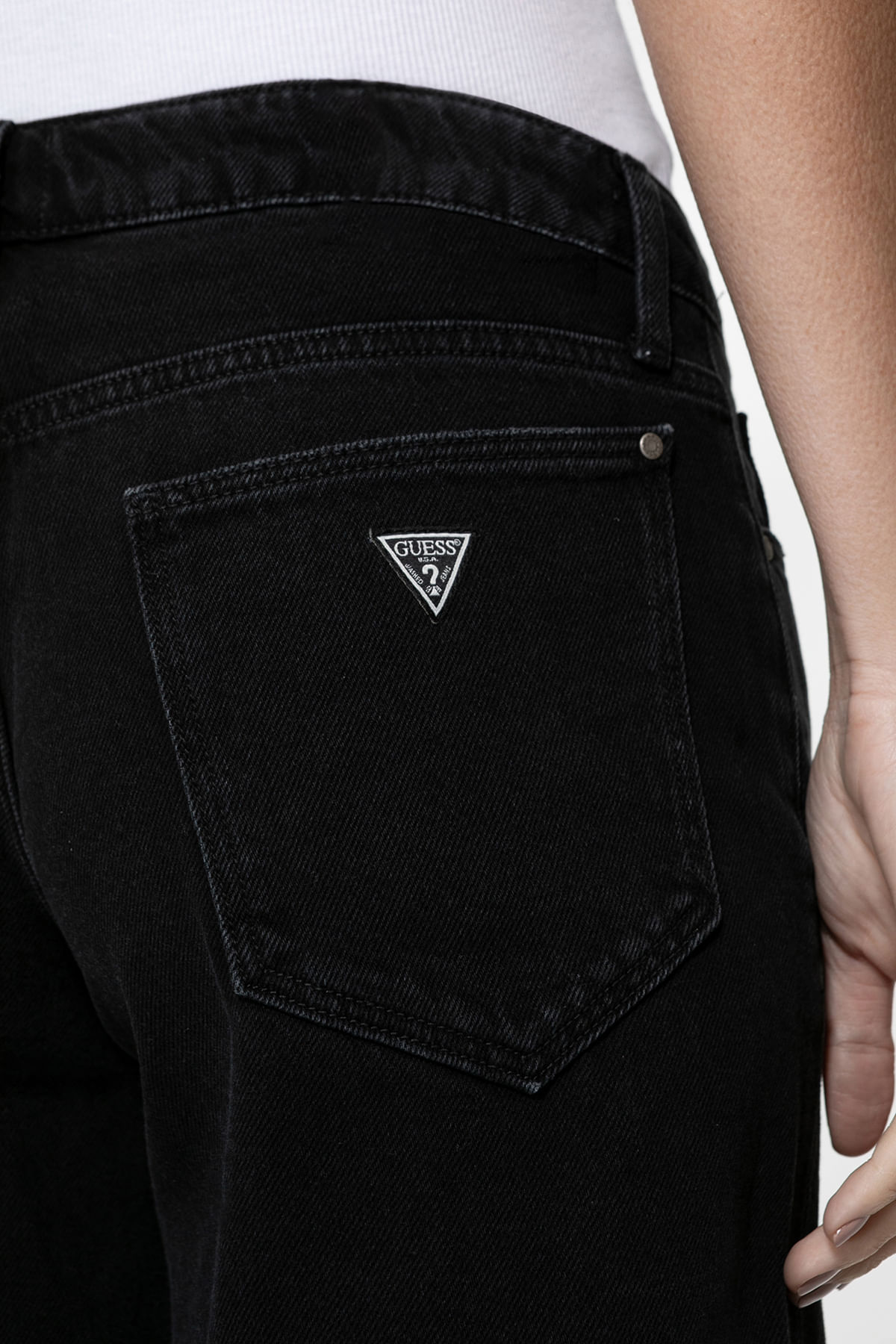 Bermuda Guess Sarja Longa Preto - Imagem 14