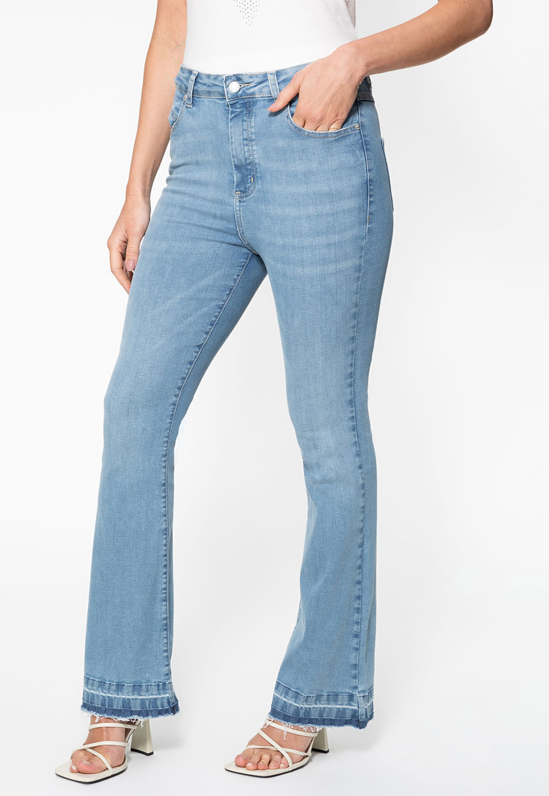 Calça Jeans Flare Mid Rise Azul Claro - Imagem 27