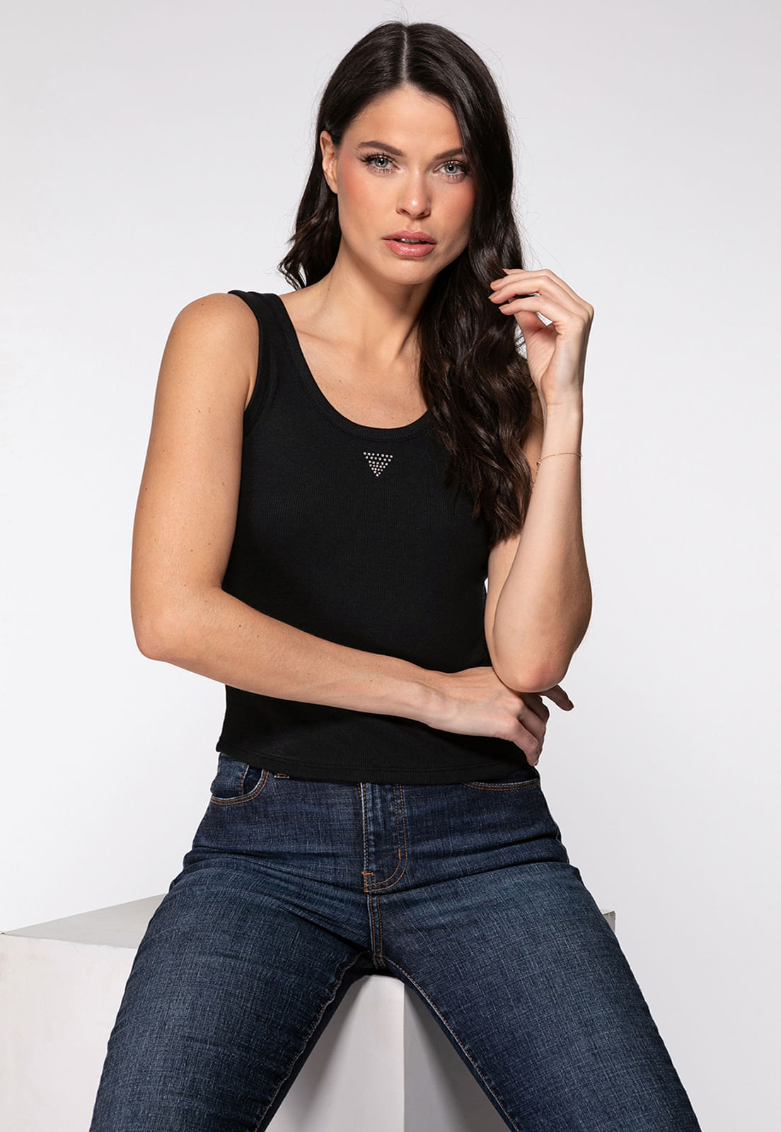 Regata Triângulo Guess Strass Preto - Imagem 21