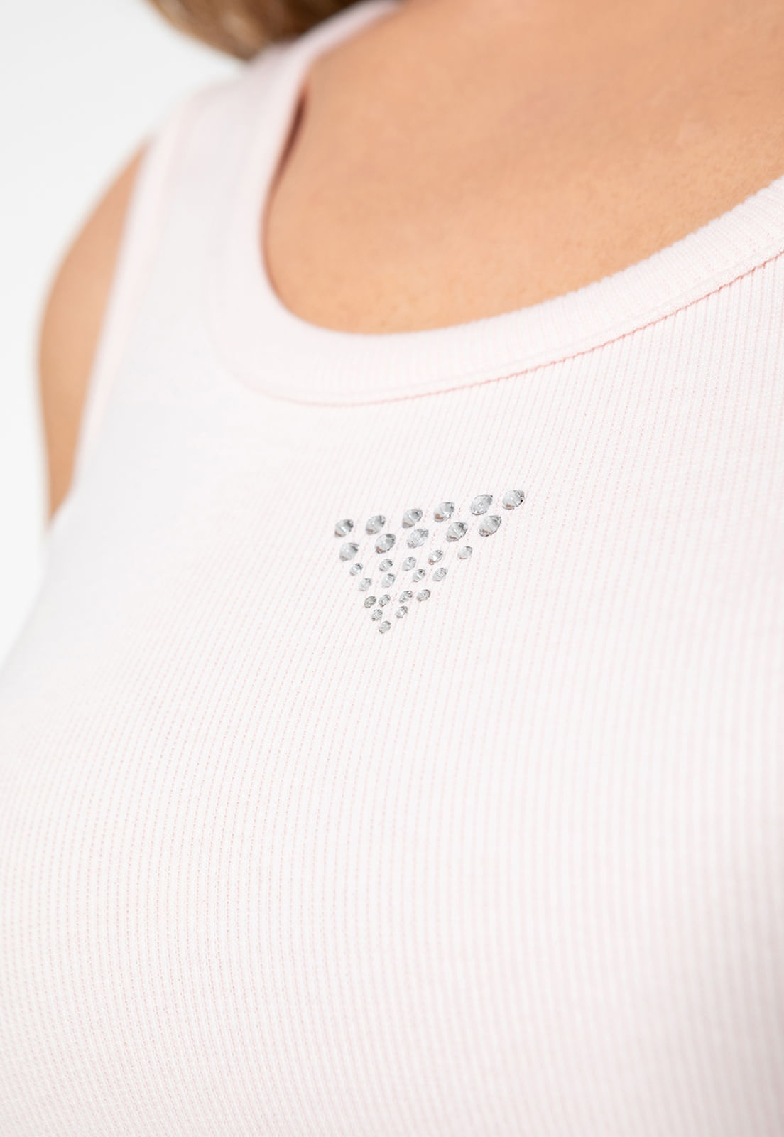 Regata Guess Rib Triang Hot Fix Cropped Rosa Claro - Imagem 15