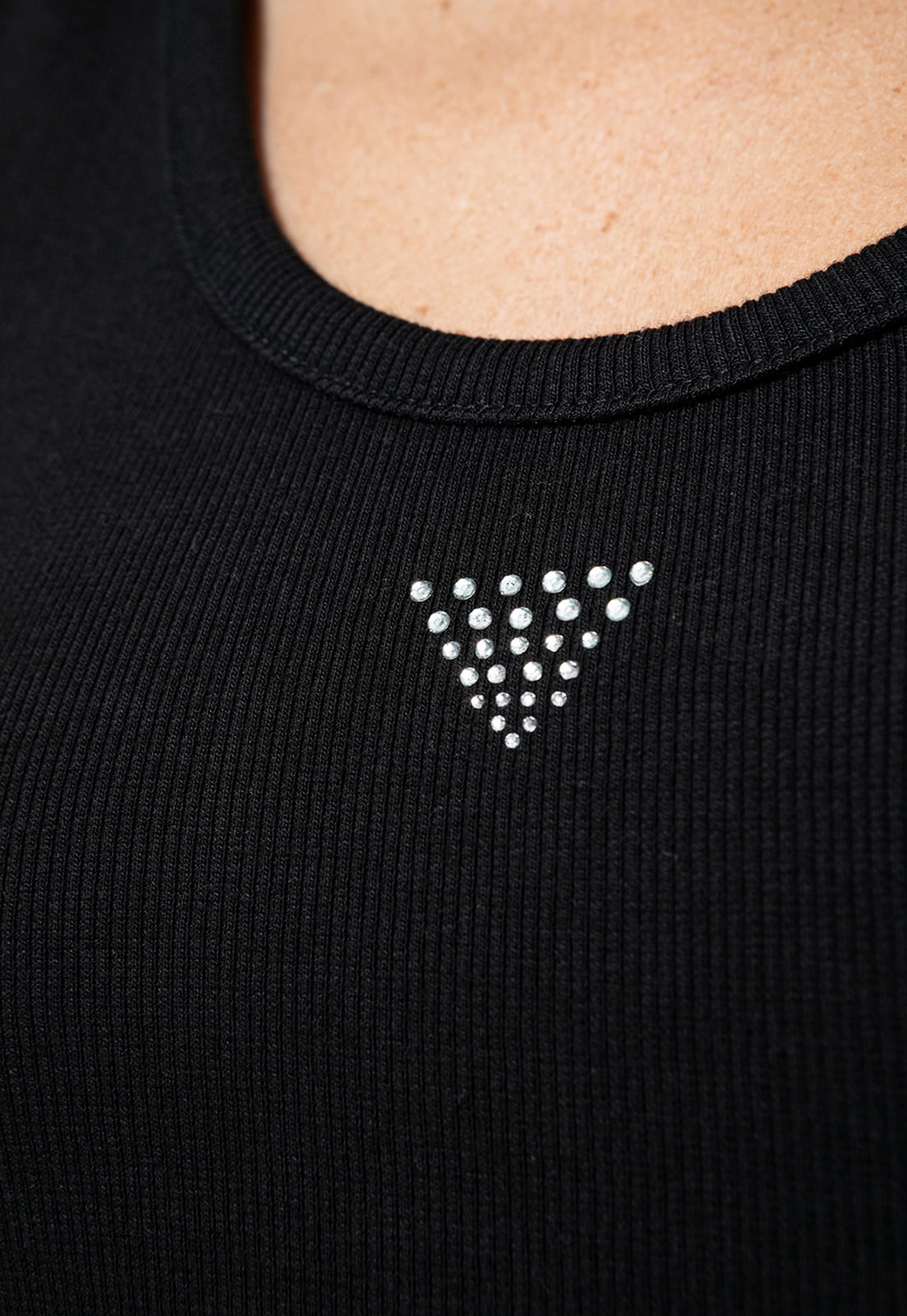 Regata Triângulo Guess Strass Preto - Imagem 23