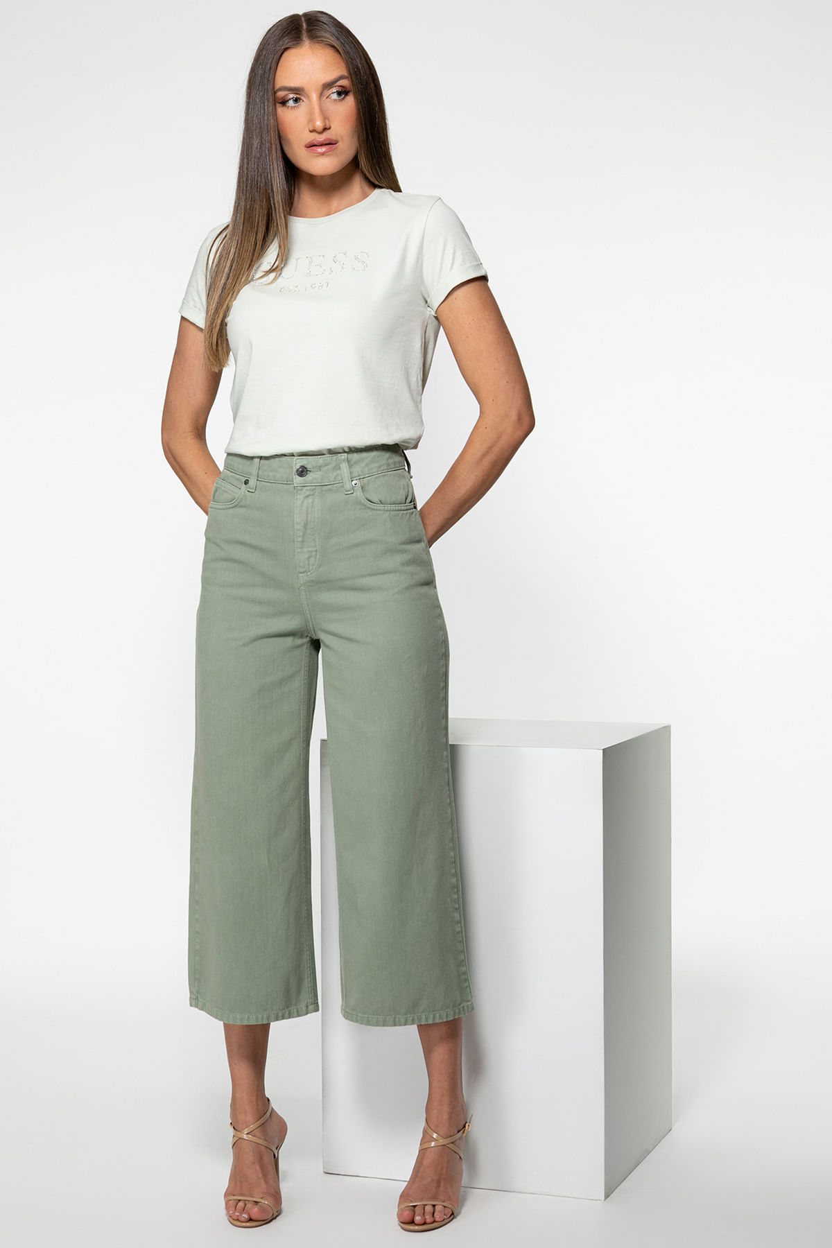 Calça Sarja Wide Leg Cropped Verde Musgo - Imagem 17