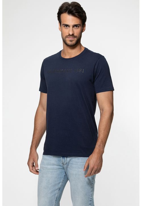 Camiseta Guess Est 1981 Relevo Azul Escuro