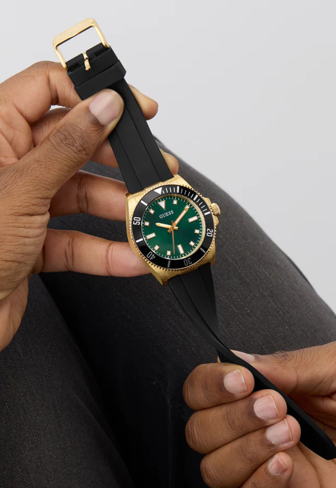 Relógio Sport Silicone Aço Dourado e Preto - Imagem 6