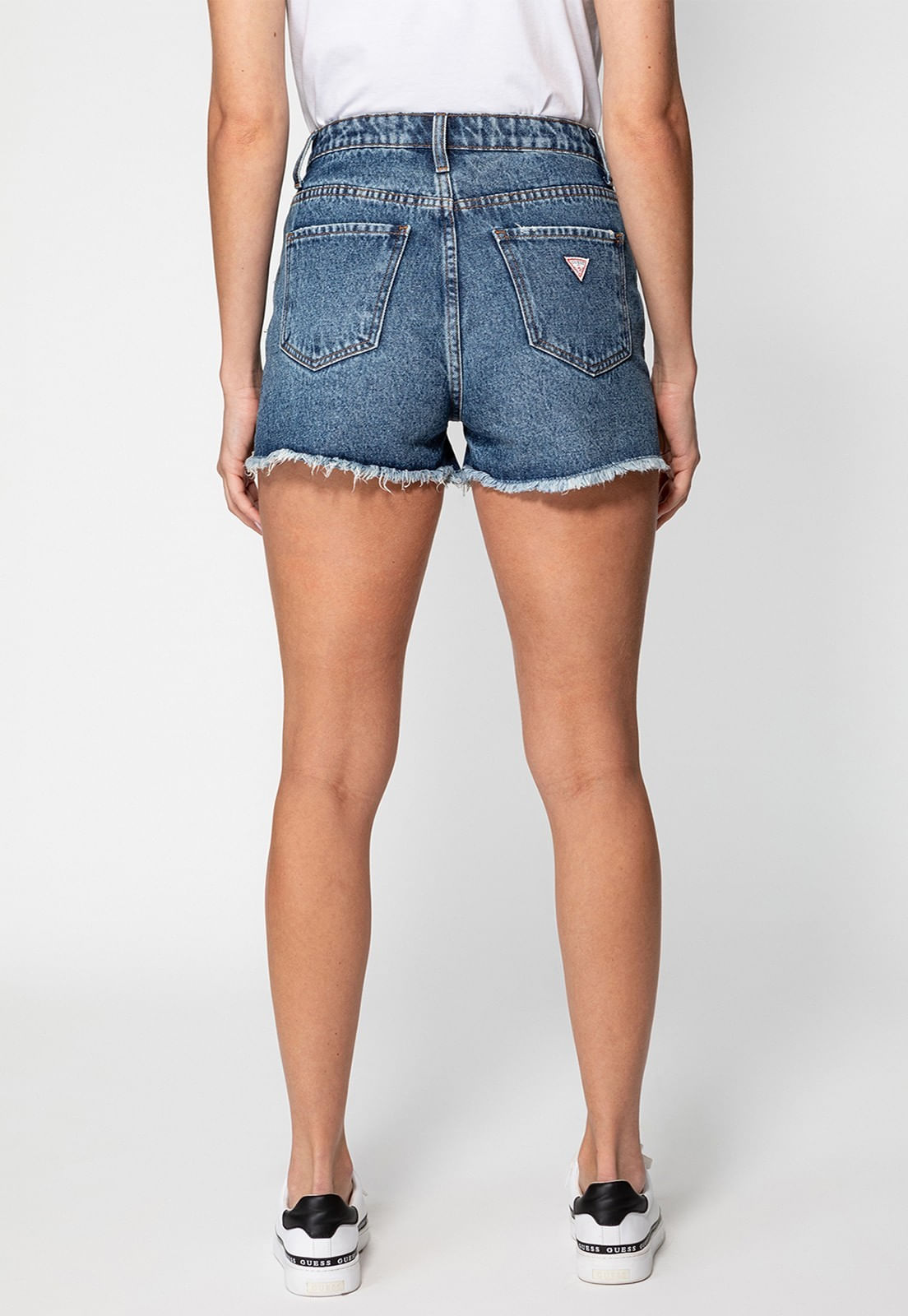Short Jeans Puídos Rasgos Guess Azul - Imagem 46