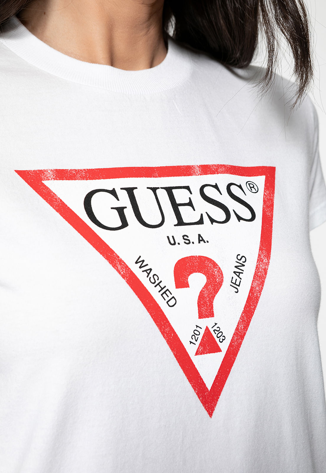 Camiseta Guess Triang Trad Desgastado Branco - Imagem 57