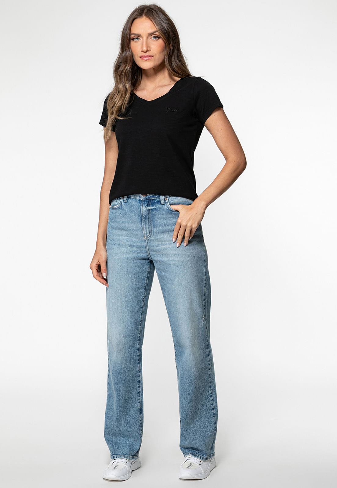 Camiseta Guess Dec V Bordado Cursivo Preto - Imagem 22