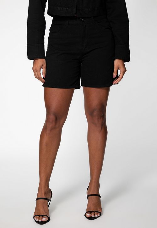 Bermuda em Sarja Bolsos Preto